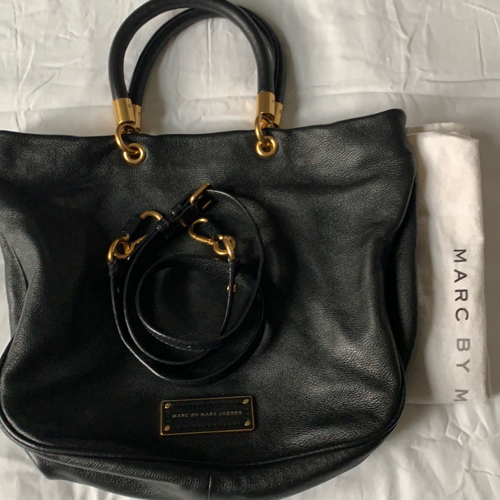 Perfect condition comes with dust bag